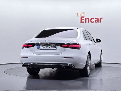 MERCEDES-BENZ E-CLASS - 4