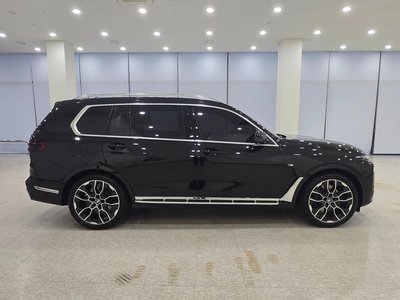 2025 BMW X7 缩略图 12