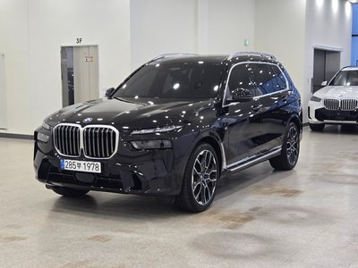 2025 BMW X7 photo 1
