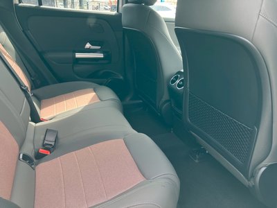 MERCEDES-BENZ EQA - 8