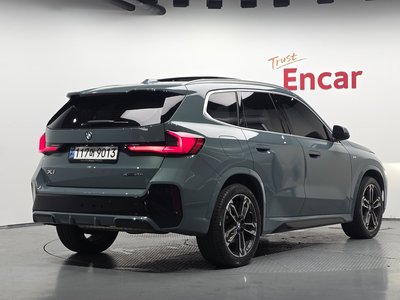 صورة 4 لـ 2023 BMW X1