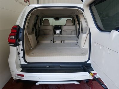 TOYOTA LAND CRUISER PRADO - 9