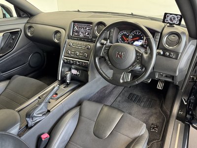 NISSAN GT-R - 7