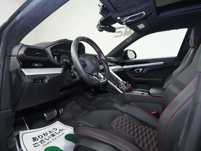 LAMBORGHINI URUS - 6