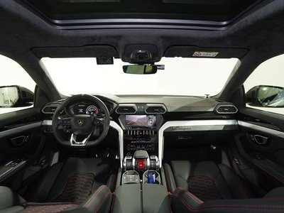 LAMBORGHINI URUS - 5