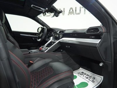 LAMBORGHINI URUS - 10