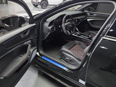 2025 AUDI RS6 照片 10