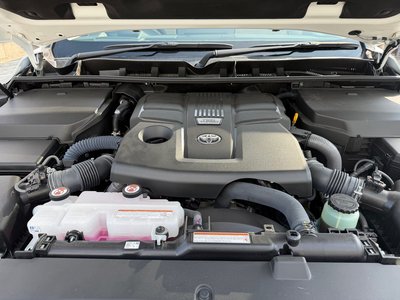 صورة 8 لـ 2025 Toyota LAND CRUISER 300