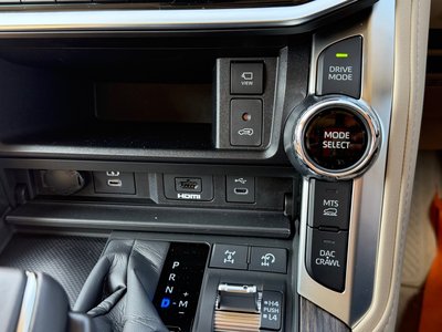 2025 Toyota LAND CRUISER 300 thumbnail 69