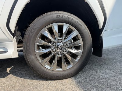 2025 Toyota LAND CRUISER 300 thumbnail 34