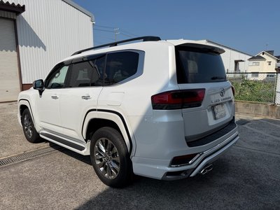 2025 Toyota LAND CRUISER 300 thumbnail 17