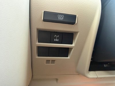 2025 Toyota LAND CRUISER 300 thumbnail 75