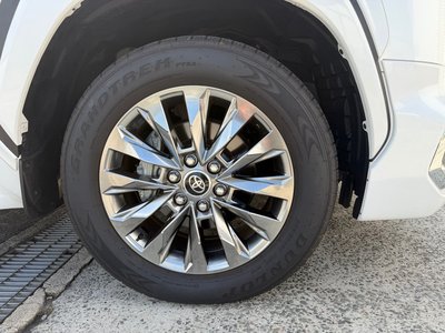 2025 Toyota LAND CRUISER 300 thumbnail 26