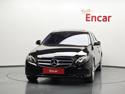 MERCEDES-BENZ E-CLASS - 2