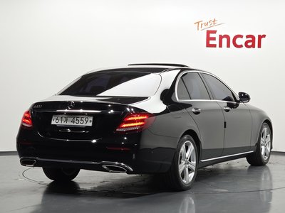 MERCEDES-BENZ E-CLASS - 3