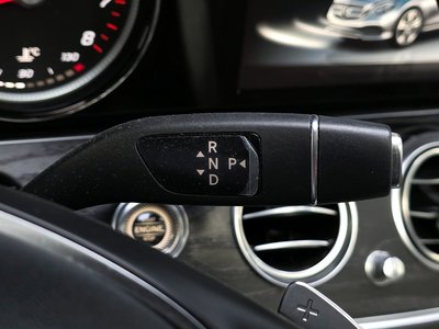 MERCEDES-BENZ E-CLASS - 9