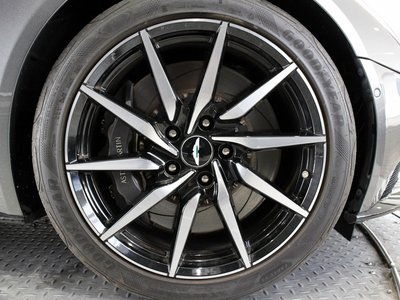 صورة 11 لـ 2017 Aston Martin DB11