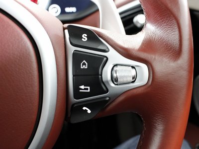 صورة 28 لـ 2017 Aston Martin DB11