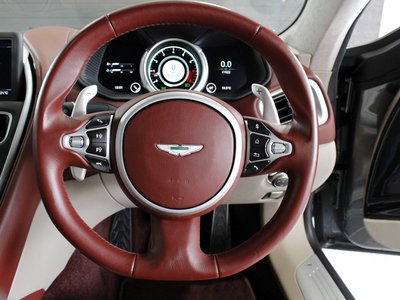 صورة 22 لـ 2017 Aston Martin DB11