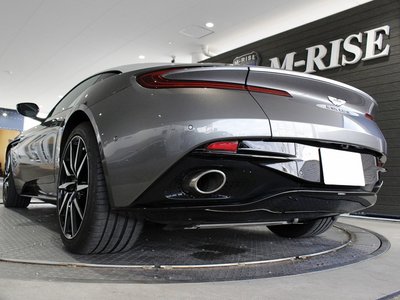 صورة 13 لـ 2017 Aston Martin DB11