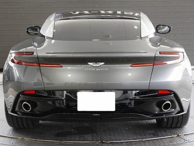 صورة 14 لـ 2017 Aston Martin DB11