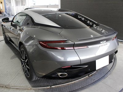 صورة 12 لـ 2017 Aston Martin DB11