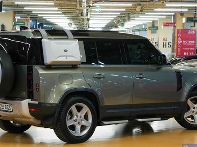 LAND ROVER DEFENDER - 4