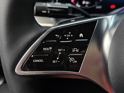 2025 Mercedes-BENZ GLC — миниатюра 24