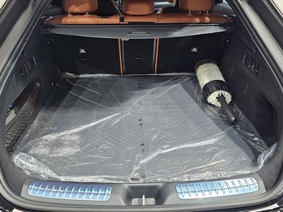 2025 Mercedes-BENZ GLC — миниатюра 32