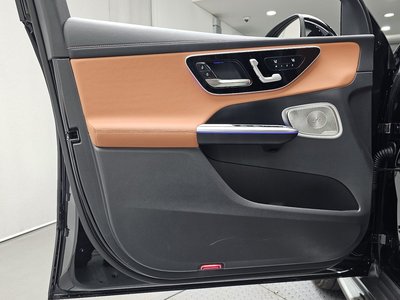 2025 Mercedes-BENZ GLC — миниатюра 14