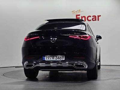 2025 Mercedes-BENZ GLC photo 3