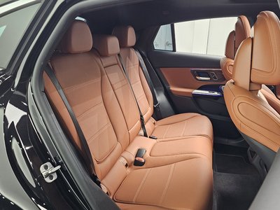 2025 Mercedes-BENZ GLC — миниатюра 17