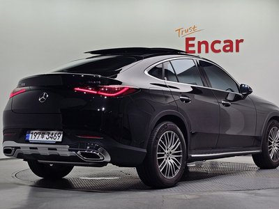 2025 Mercedes-BENZ GLC photo 4