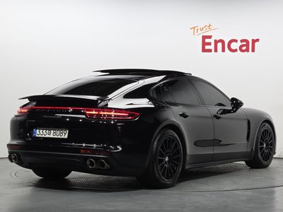 PORSCHE PANAMERA - 4