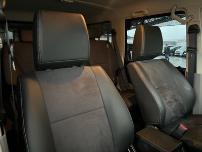 TOYOTA LAND CRUISER 70 - 8