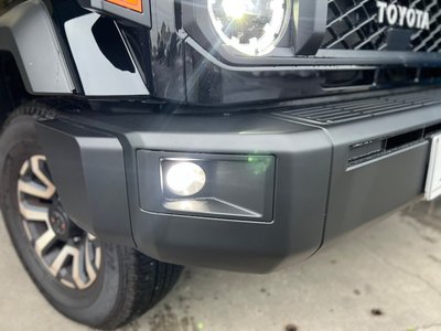 TOYOTA LAND CRUISER 70 - 6