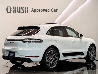 PORSCHE MACAN - 8