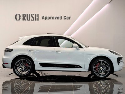 PORSCHE MACAN - 2