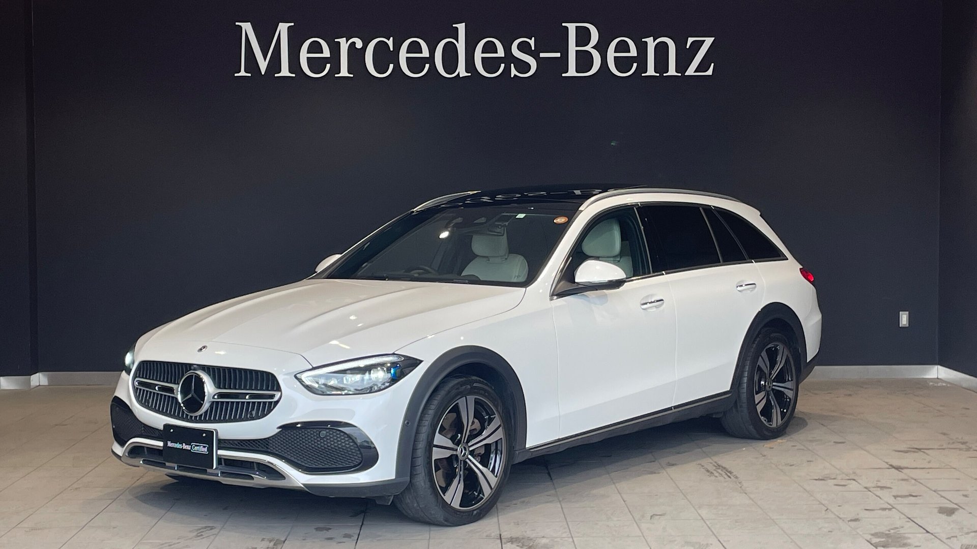 MERCEDES-BENZ C-CLASS ALL-TERRAIN - View 1