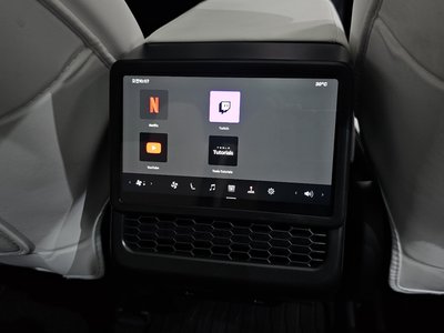 2025 Tesla MODEL Y — миниатюра 28