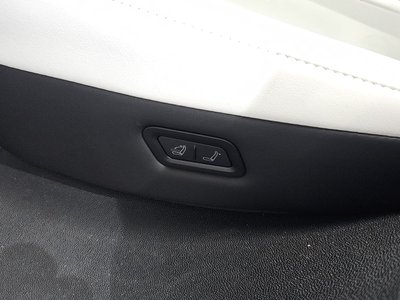 2025 Tesla MODEL Y — миниатюра 31