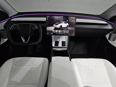 2025 Tesla MODEL Y — фото 5