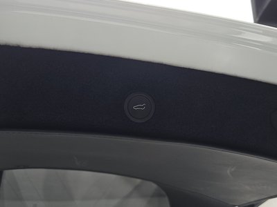 2025 Tesla MODEL Y — миниатюра 27