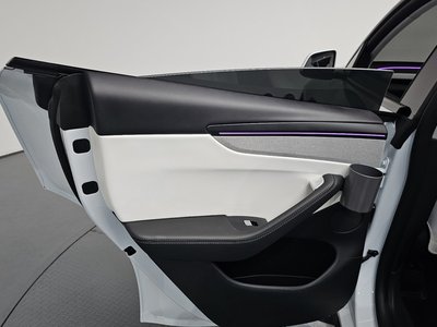 2025 Tesla MODEL Y — миниатюра 15