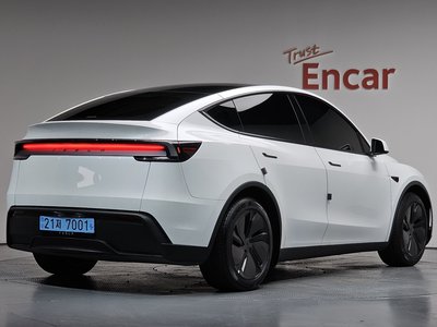 2025 Tesla MODEL Y — фото 2