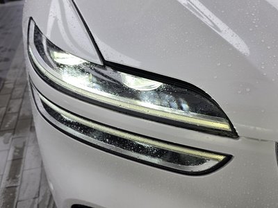 صورة 9 لـ 2022 Genesis GV70