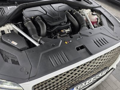 صورة 7 لـ 2022 Genesis GV70