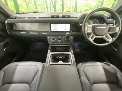 LAND ROVER DEFENDER - 2