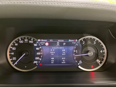 LAND ROVER DEFENDER - 9