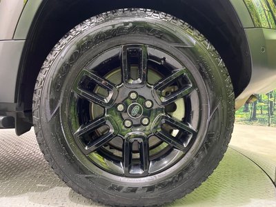 LAND ROVER DEFENDER - 8